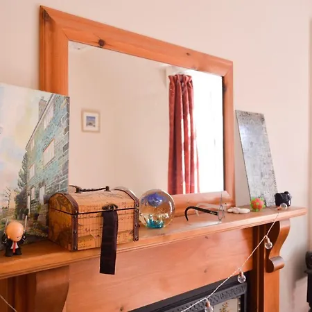 Bright 2 Bedroom In City Centre إدنبرة