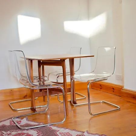 Spacious 2 Bedroom Near Holyrood Park * Edinburgh