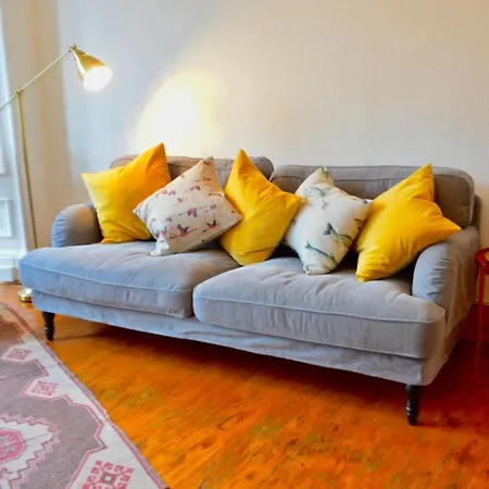 Spacious 2 Bedroom Near Holyrood Park Διαμέρισμα *