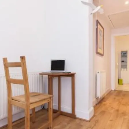 Διαμέρισμα Bright Studio Walk Score 91 Wi-fi Sleeps 2 Εδιμβούργο