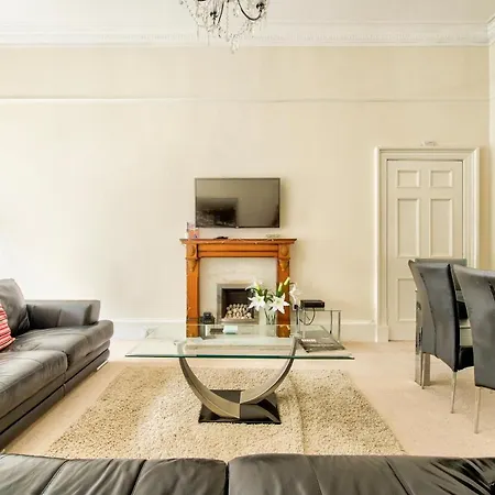 Spacious Central 3bed By The Castle Edimburgo