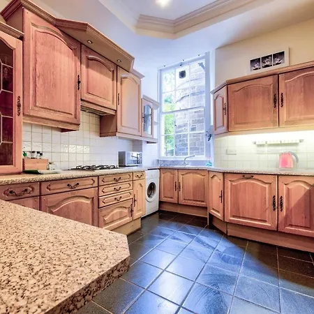 Altido 4bed Apt Near The Meadows & George Sq