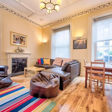 Apartament Altido 4bed Apt Near The Meadows & George Sq *