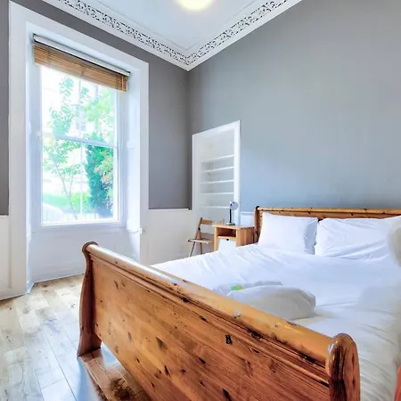 Apartament Altido 4bed Apt Near The Meadows & George Sq