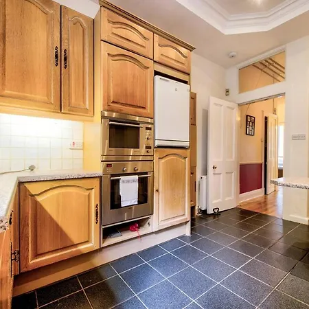Altido 4bed Apt Near The Meadows & George Sq *
