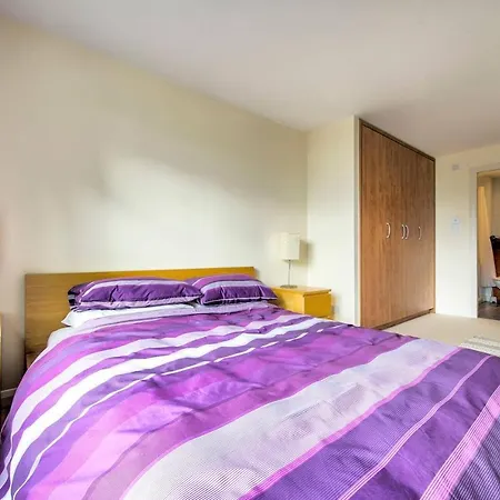 2 Bedroom In Leith By Guestready Apartment Edinburgh