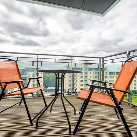 2 Bedroom In Leith By Guestready * Edinburgh