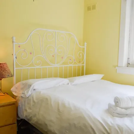 Apartment Bohemian 1 Bedroom In Edinburgh