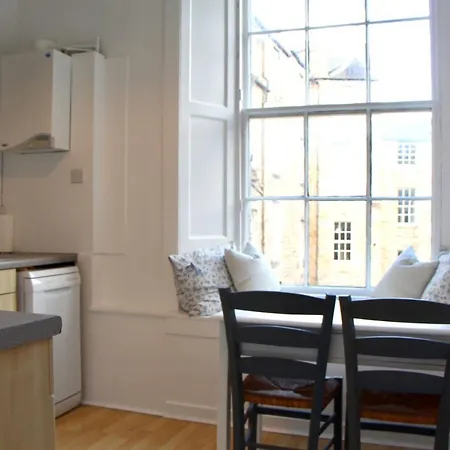 Apartment 2 Bedroom In Centre