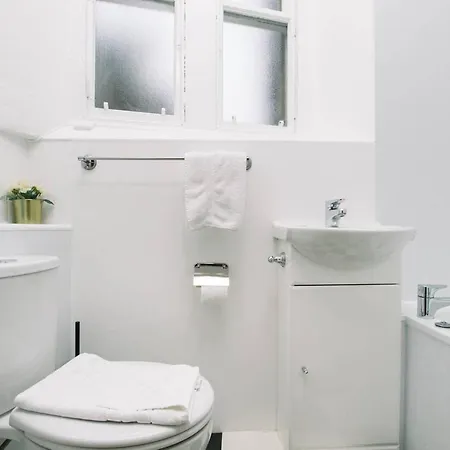 Apartment Rose Street Cool Flat - Heart Of The Action! *