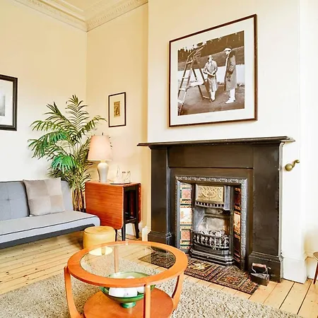City Centre Bright & Spacious 2 Bed Appartement