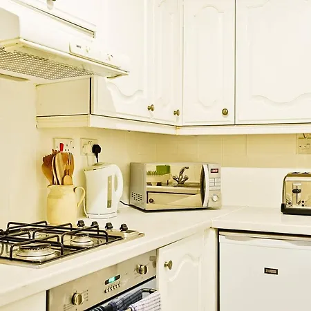 City Centre Bright & Spacious 2 Bed شقة