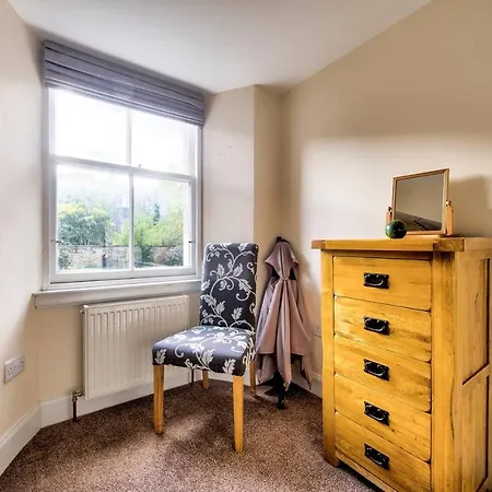 Stylish & Spacious City Centre Apt W/ Terrace Daire Edinburgh