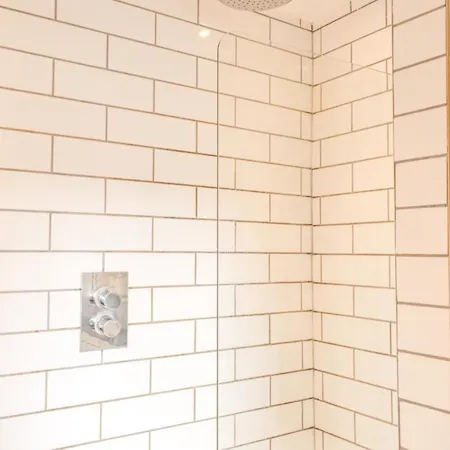Appartement 2 Bedroom In Leith *