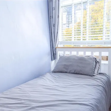 2 Bedroom In Leith * Edinburgh