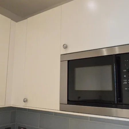 2 Bedroom In Leith * Edinburgh
