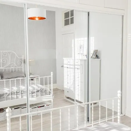 2 Bedroom In Leith Edinburgh