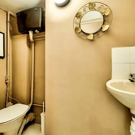 Joivy Famous St Mary's Street Old Town *