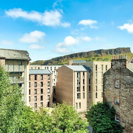 Joivy Famous St Mary's Street Old Town Apartment Edinburgh