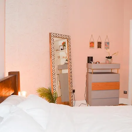 2 Bedroom In With Views Daire *