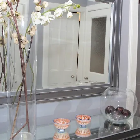 Stylish Newly Refurbished Apt In City Centre