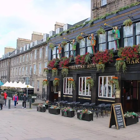 Stylish Newly Refurbished Apt In City Centre *
