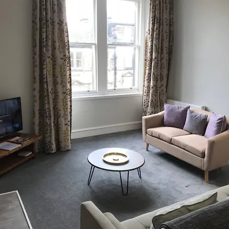 Cosy West End *