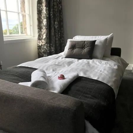 Apartment Spacious Central 2 Bedroom