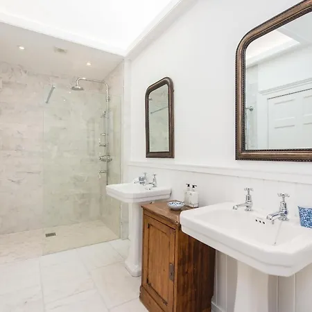 The New Town Idyll @ Dublin Street