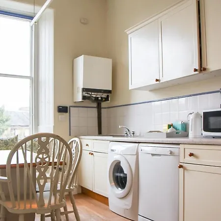 شقة 3 Bedroom Flat In Edinburgh's New Town Sleeps 6 *