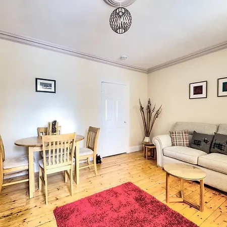 Stylish Royal Mile Apt Heart Of Historic Old Town Edinburgh