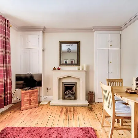 Stylish Royal Mile Apt Heart Of Historic Old Town *