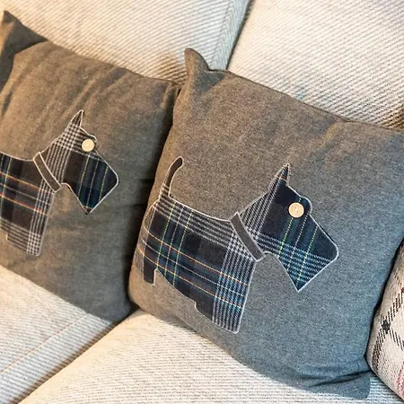 Stylish Royal Mile Apt Heart Of Historic Old Town Apartment Edinburgh