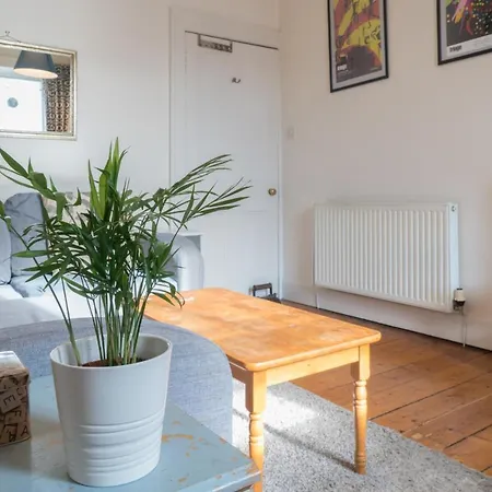 Supercentral Cute Homely Flat Just Off Royal Mile * Edinburgh