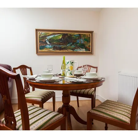 Spacious, Central Lägenhet *