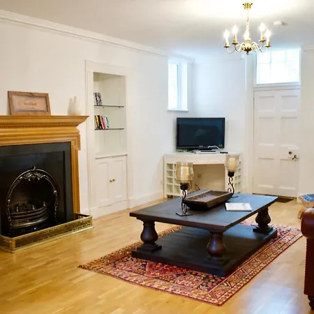 Spacious In Apartment Edinburgh