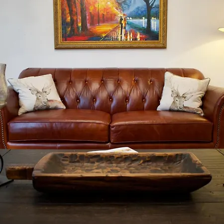 Spacious In Apartment Edinburgh