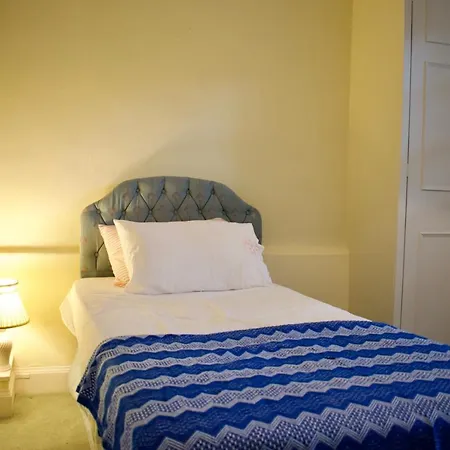 Apartment Spacious In