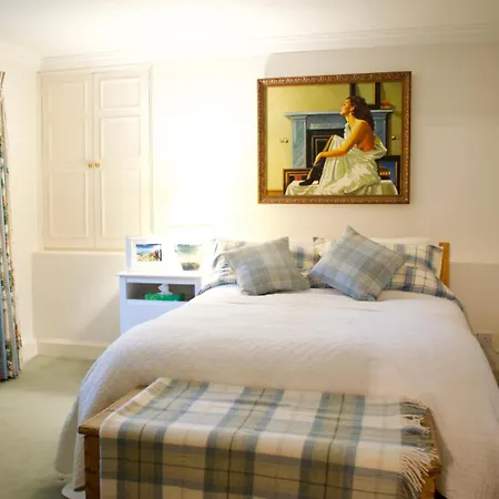 Spacious In Apartment *