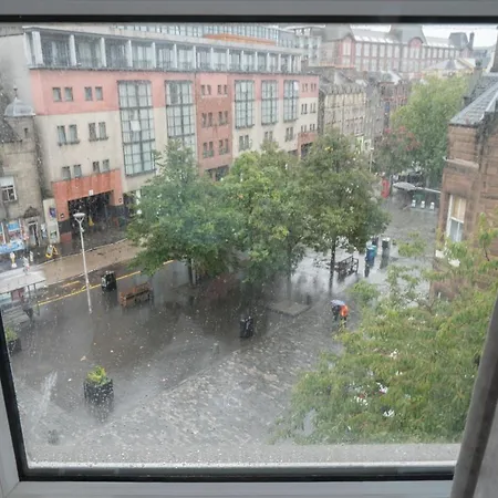 Old Town Gem Fab Grassmarket Flat Castle Views * אדינבורו
