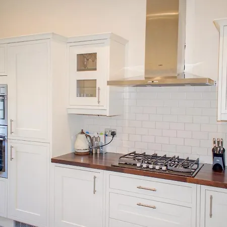 Elegant 2 Bedroom In New Town Διαμέρισμα