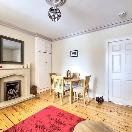 Apartment Stylish Royal Mile Apt Heart Of Historic Old Town *