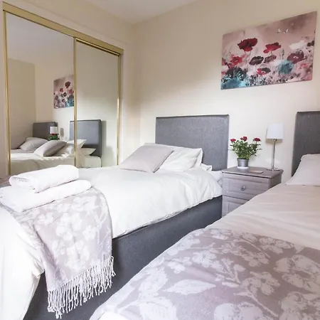 South Groathill - Lovely 2 Bed With Castle View Apartment Edinburgh
