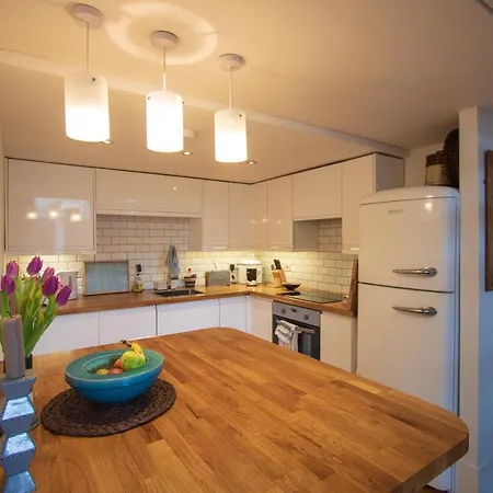 2 Bedroom In Georgian New Town Edinburgh