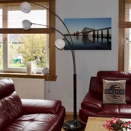 2 Bedroom Flat With Parking And Private Garden Apartment Edinburgh