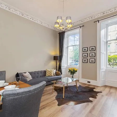 Beautiful New Town 2 Bed