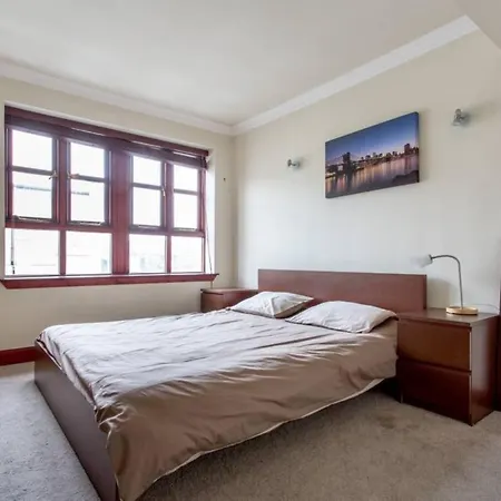 2 Bedroom By Leith's Shore Apartamento Edimburgo