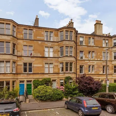 Luxury 2 Bed Apartment, Short Walk To Central *