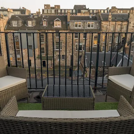 Queen St: Superb Penthouse Flat W/roof Terrace * Edimburgo
