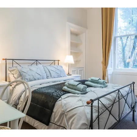 Wonderfully Located Flat In Marchmont, * Edynburg